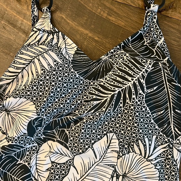 NWT Kona Sol Floral One-Piece Swimsuit XS - Picture 6 of 6